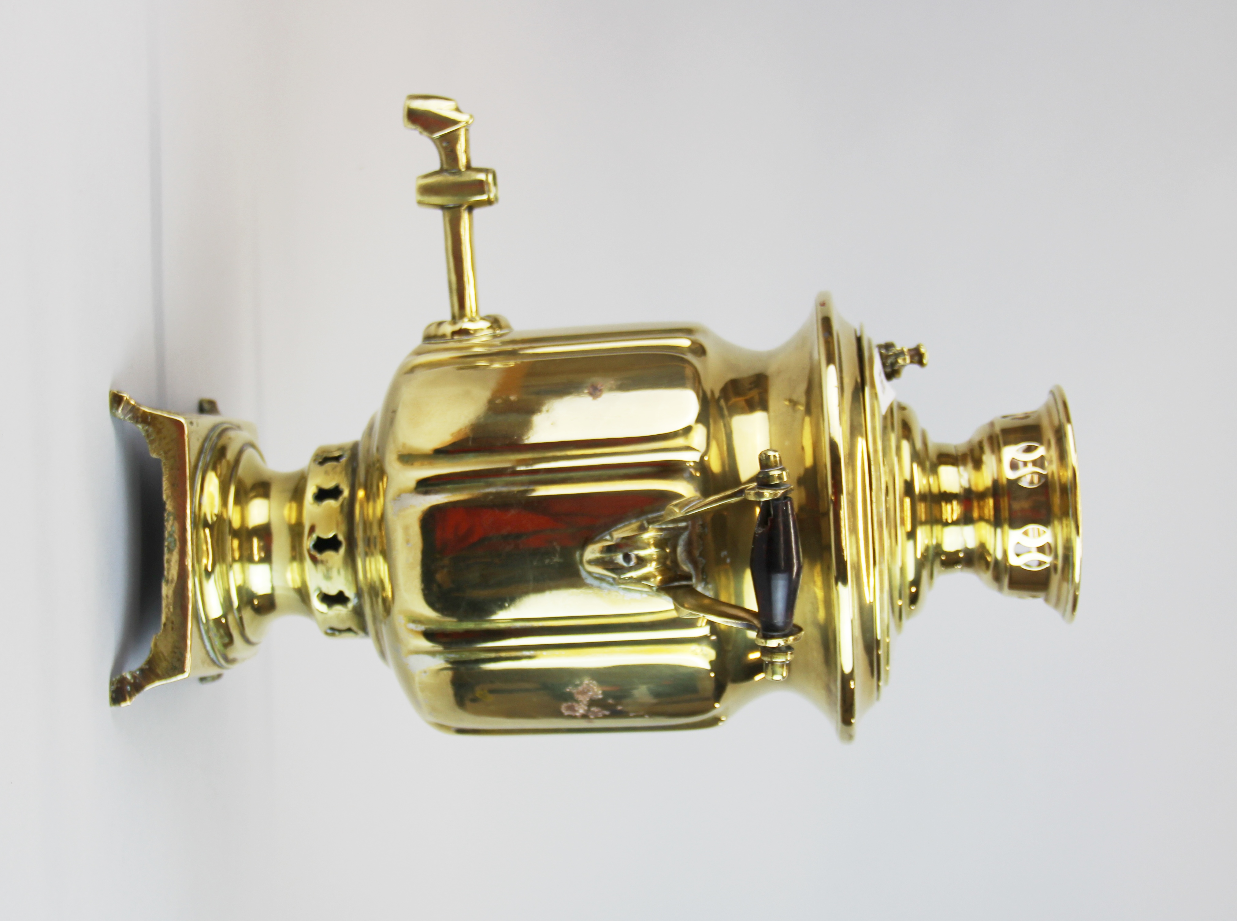 A 19th century brass samovar, H. 87cm. - Image 2 of 3