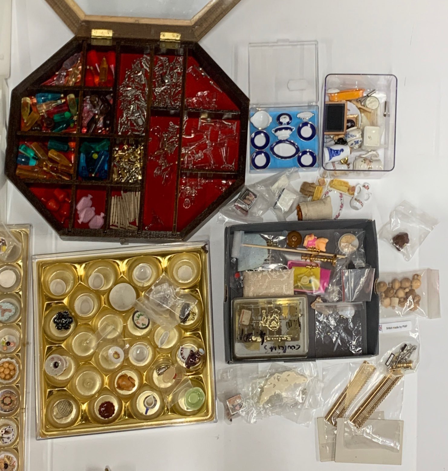 A quantity of boxes and trays containing dolls house smalls and ornaments, including cast metal - Image 7 of 8