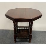 An Edwardian mahogany octagonal side table, 74 x 73 x 71cm.