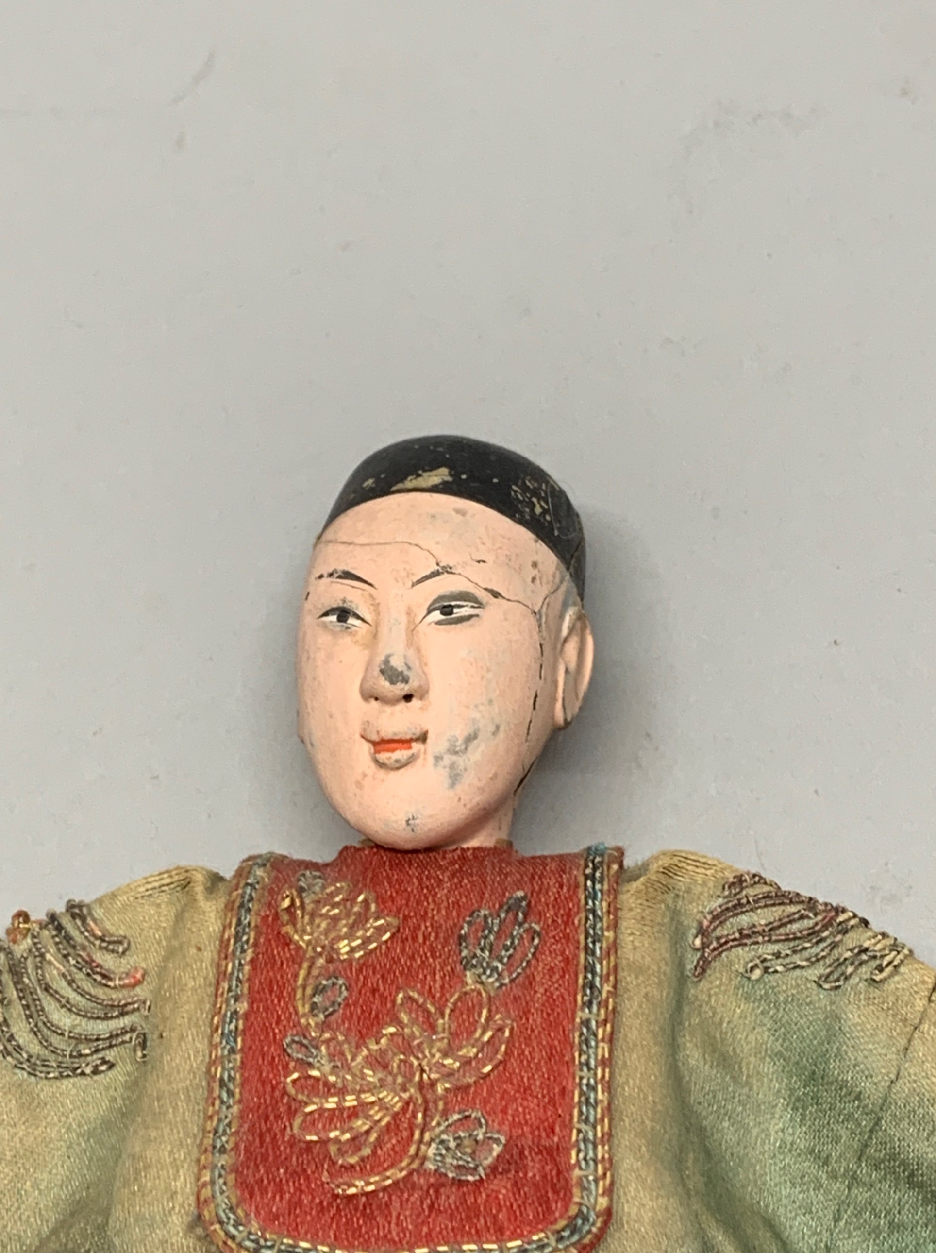 A pair of early to mid 20th century Chinese doll/puppet figures, H. 28cm. - Bild 2 aus 4