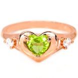 A matching 925 silver rose gold gilt ring set with a heart cut peridot and white stones, (L).