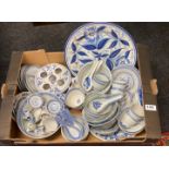 A box of Chinese rice grain porcelain and other blue and white items.