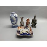 A group of Japanese and other porcelain items, tallest H. 26cm.