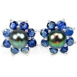 A pair of 925 silver cluster earrings set with black pearls and sapphires, Dia. 1cm.