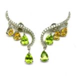 A pair of 925 silver earrings set with peridot and citrines, L. 3.6cm. Condition NEW, includes