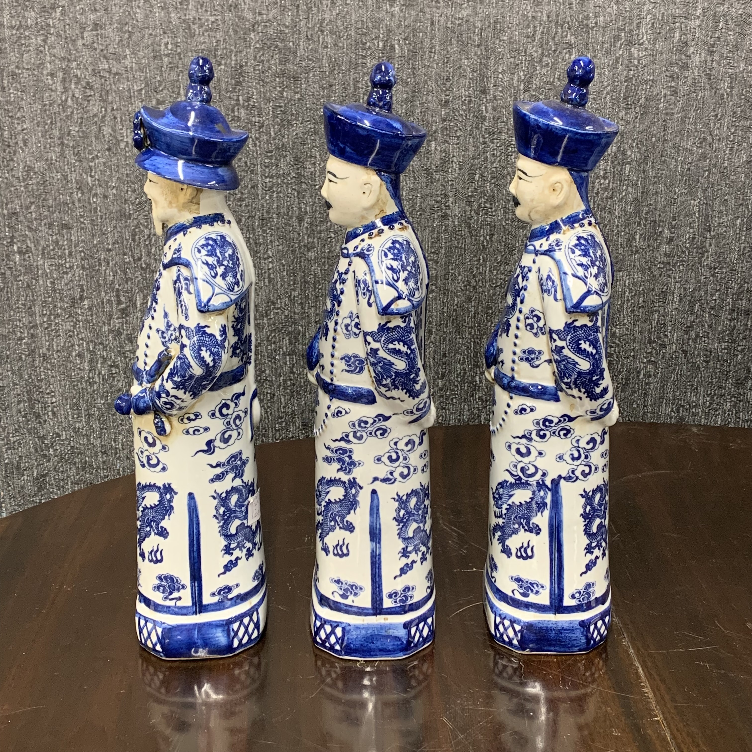 A set of three large Chinese porcelain figures of Mandarin, H. 41cm. - Bild 2 aus 4