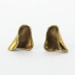 A pair of 9t yellow gold textured earrings, L. 1.2cm.
