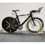A Giant Mavic Corima, Kore forged, CR Compact carbon road bicycle with Oval concepts, Shimano