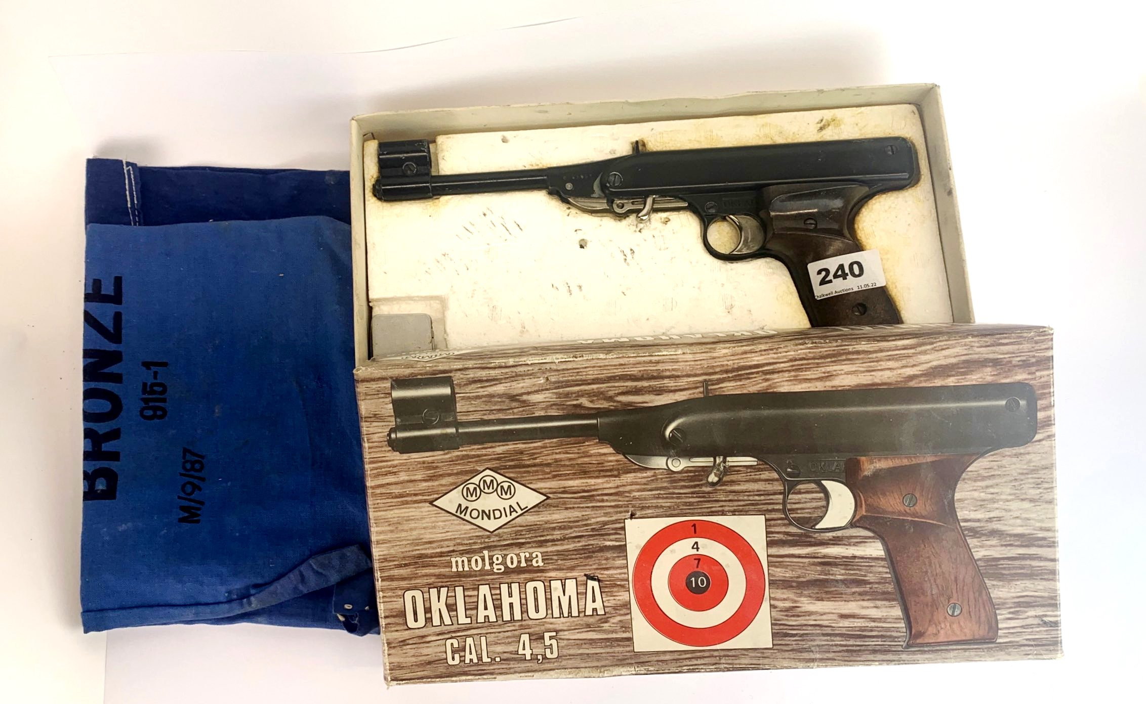 A boxed Mondial Oklahoma 4.5 calibre air pistol.