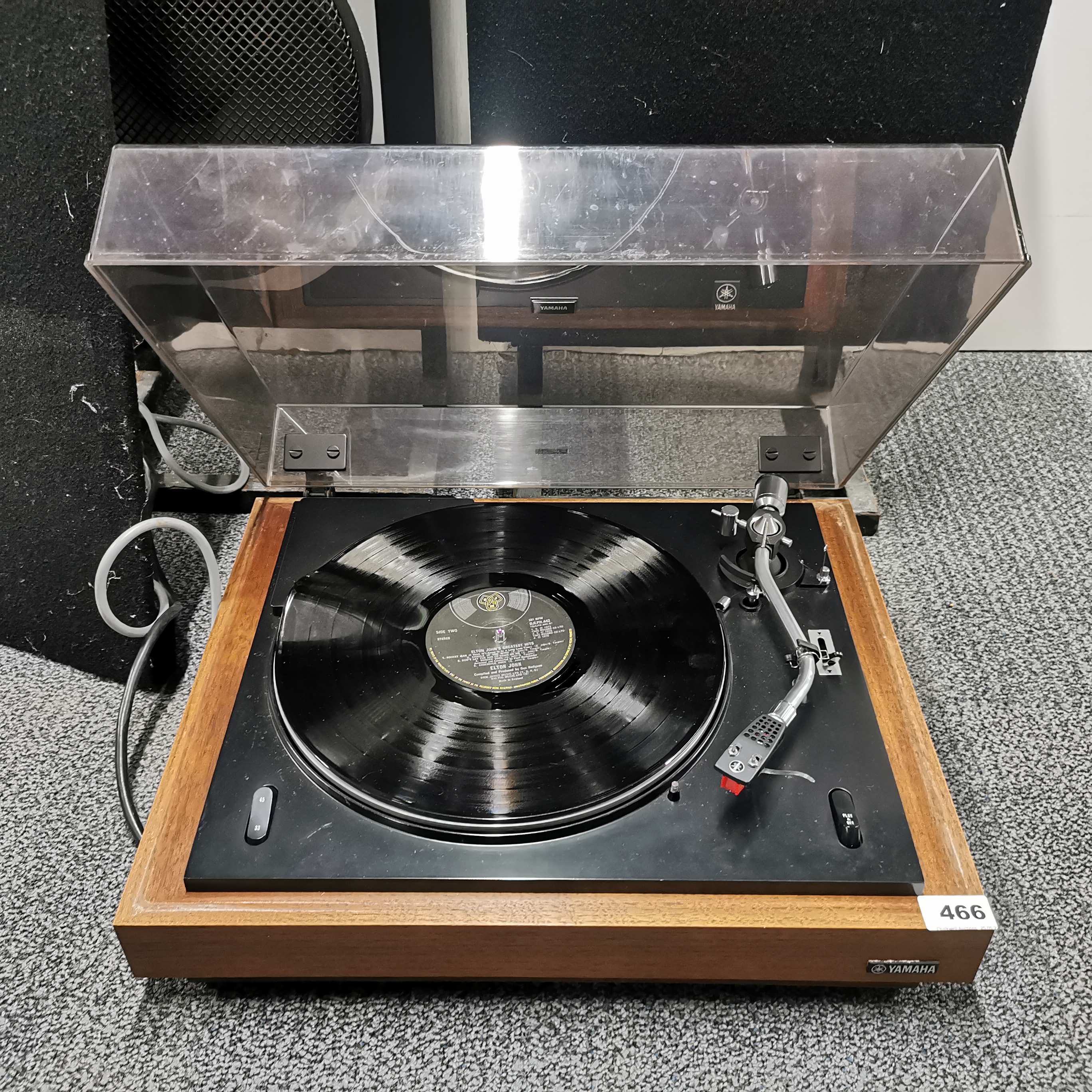 A vintage Yamaha turntable with a pair of large Yamaha NS 1000 speakers, speaker H. 88cm. - Image 2 of 3