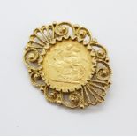 A gold full sovereign set in a yellow metal (tested minimum 9ct gold) brooch, c. 1901, dia.