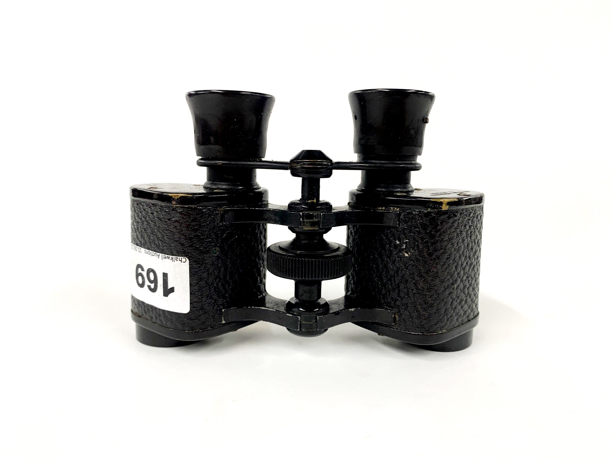 A pair of leather cased military issue binoculars. - Bild 2 aus 3