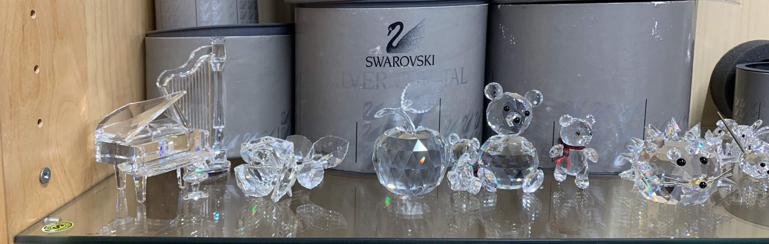 A quantity of Swarovski and other crystal items, some with boxes. - Image 2 of 3