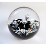 Vintage Caithness Crystal Paperweight. A superb Caithness paperweight measuring 8x8cm with Caithness