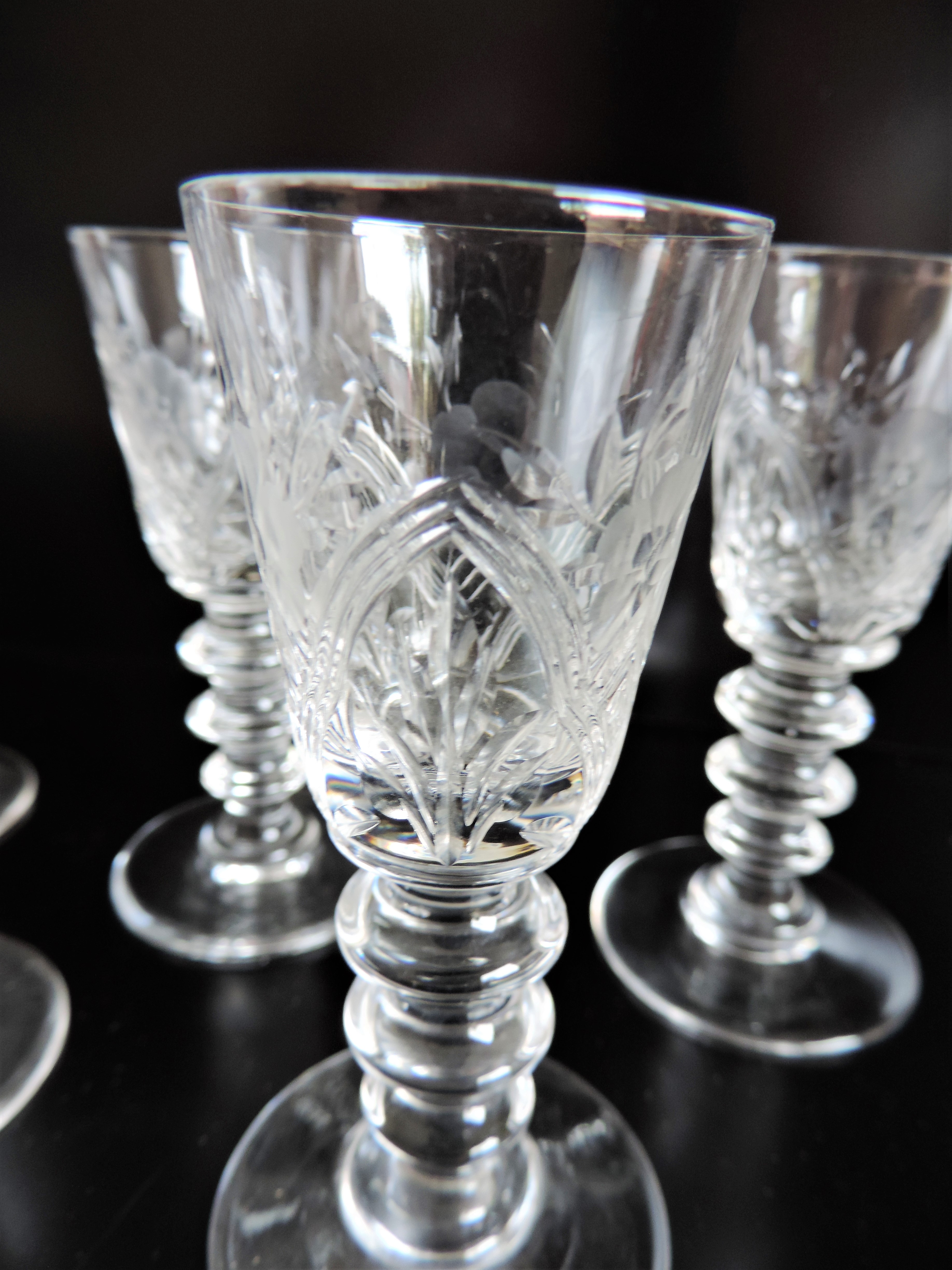 Set 5 Antique Edwardian Etched Sherry/Port/Liqueur Glasses. A beautiful set of 5 Edwardian glasses - Image 5 of 6