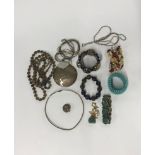 A quantity of costume jewellery.