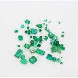 A quantity of unmounted emeralds.