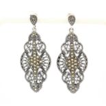A pair of 925 silver marchasite set drop earrings, L. 5.5cm.