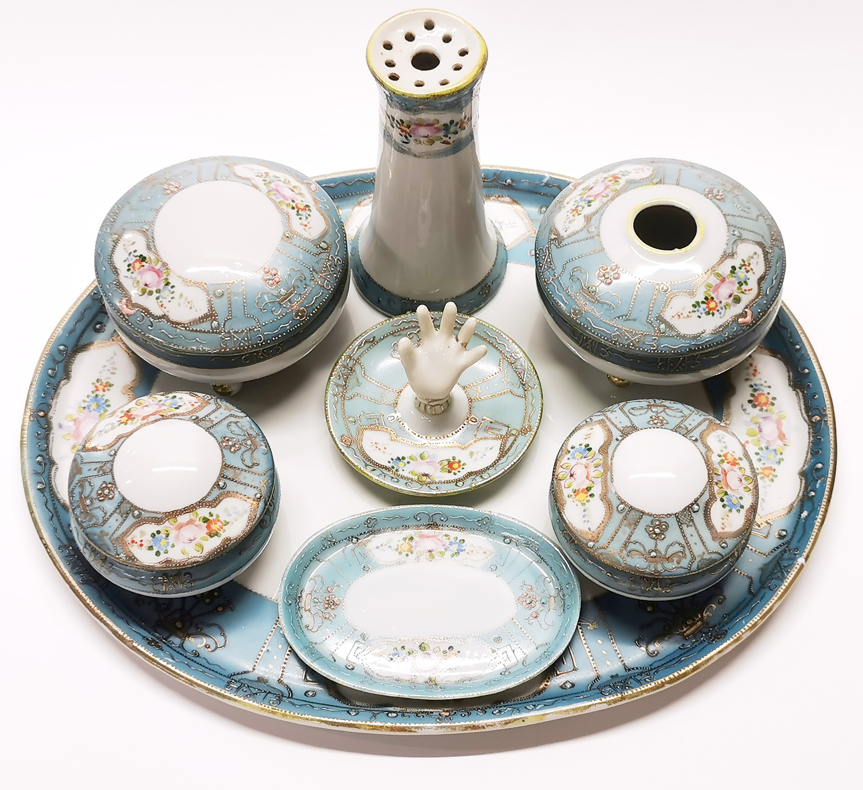 An extensive Japanese Nippon porcelain dressing table set. - Image 2 of 4