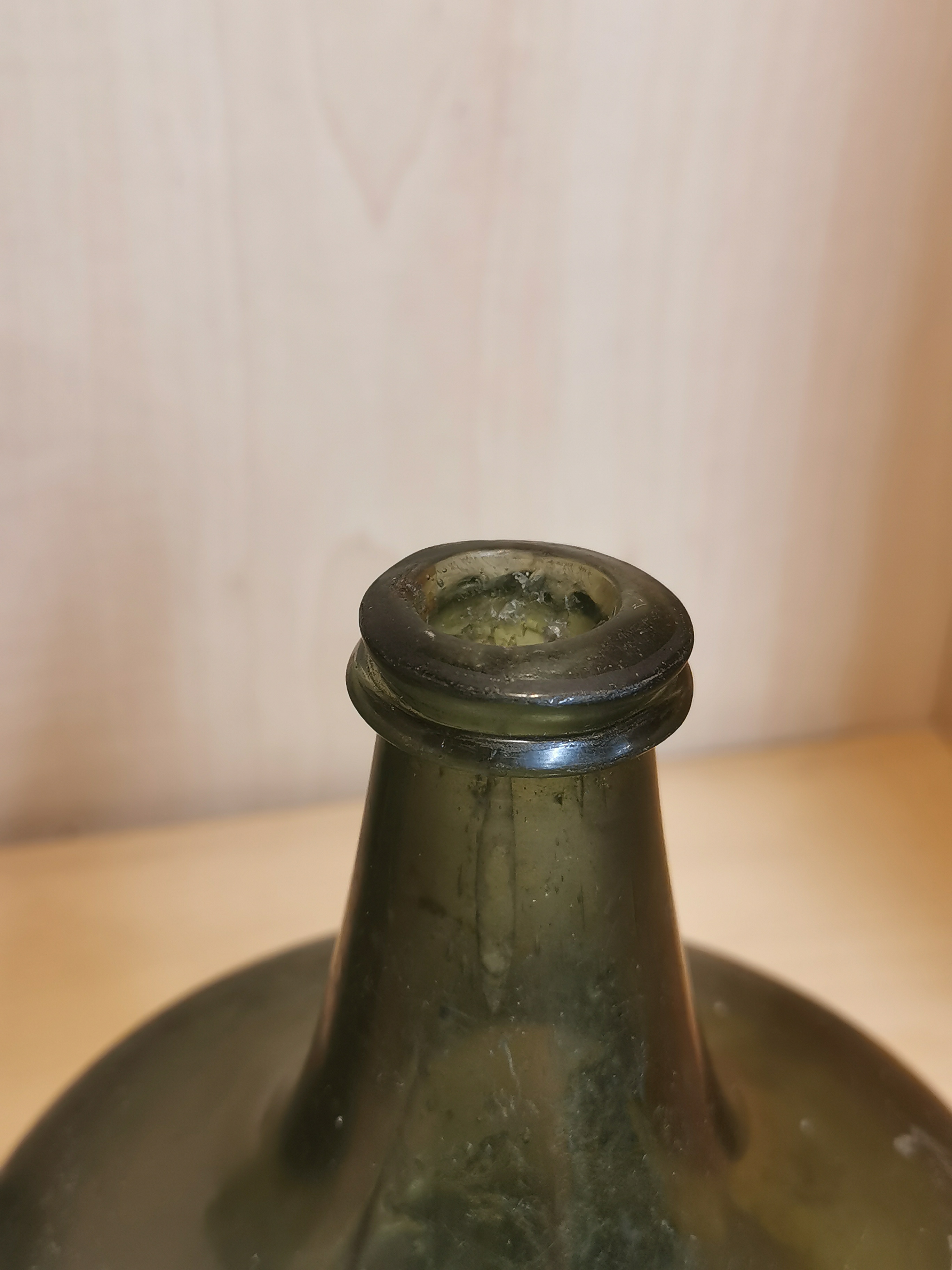 A Medieval green glass bottle, H. 16cm, together with an 18th century pewter porringer. Prov. Estate - Image 7 of 10