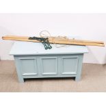 A painted pine linen chest, 99 x 47 x 53cm, with a metal and wood hanging airer
