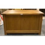 A heavy quality oak blanket chest, 89 x 55 x 50cm.