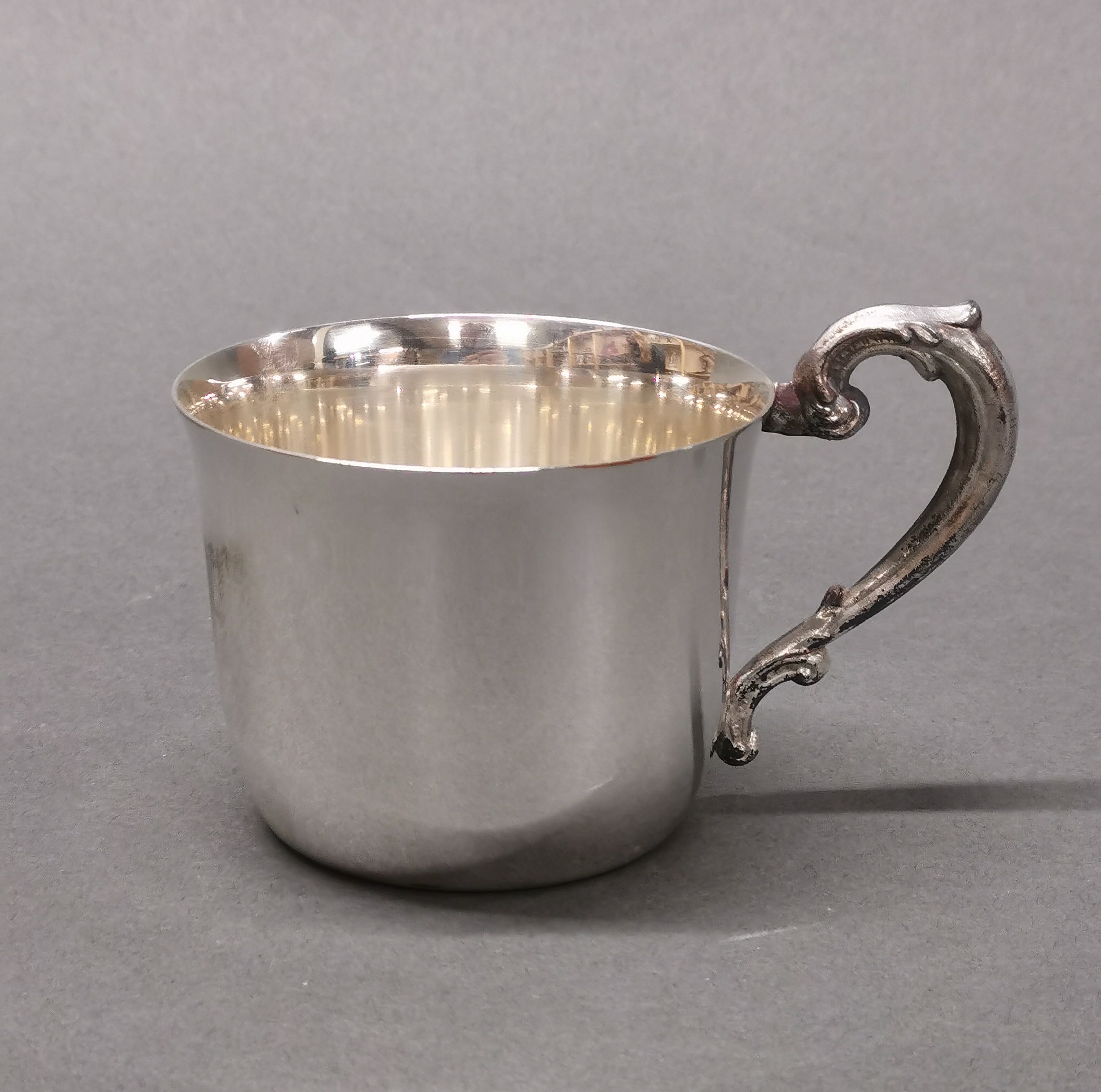 A large silver plated punch bowl, Dia. 45cm, with twelve silver plated punch cups and a large silver - Image 5 of 5