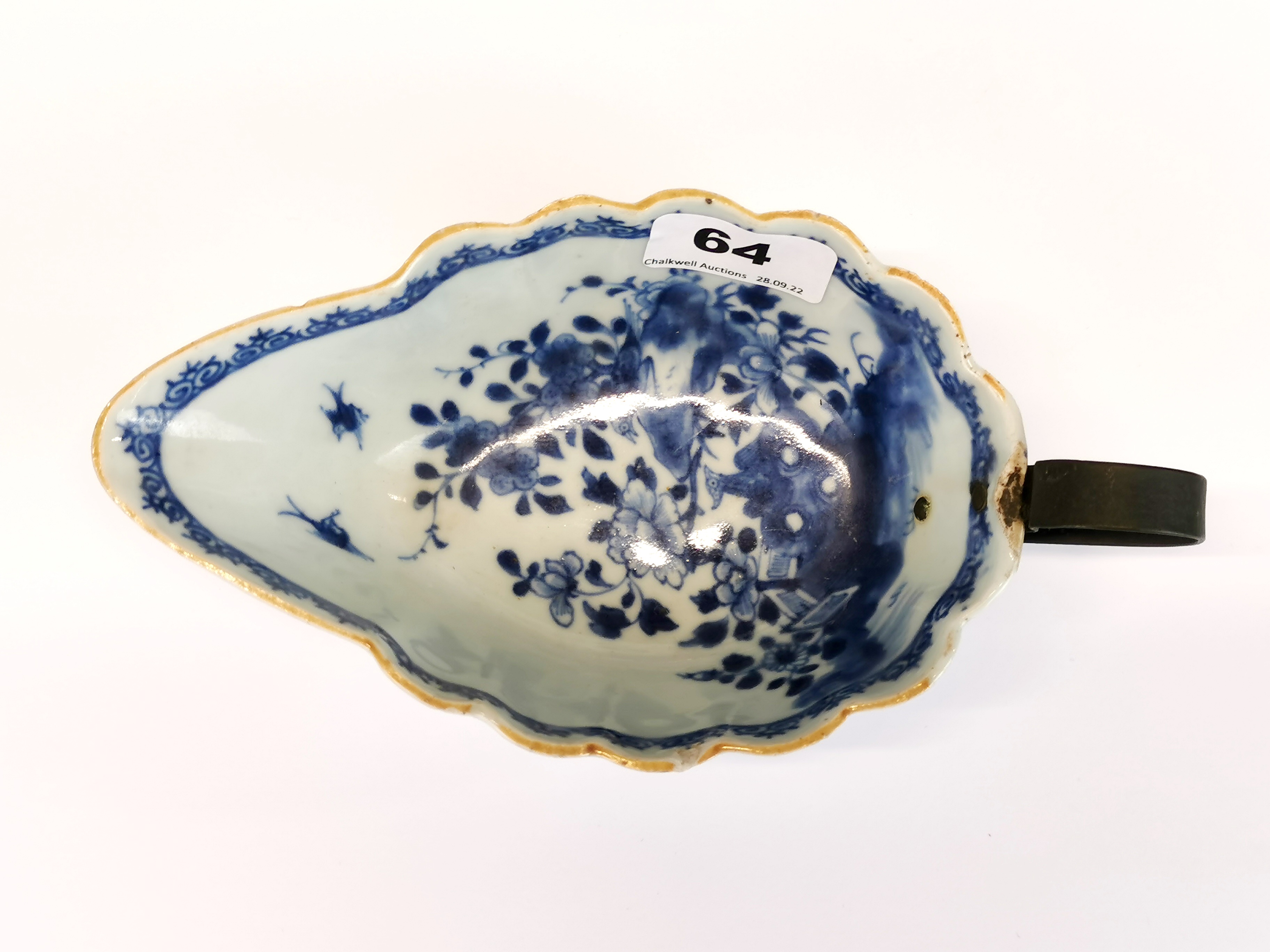 An 18thC Chinese export porcelain saucier, with an early replacement metal handle, L. 21cm. ( - Image 2 of 4