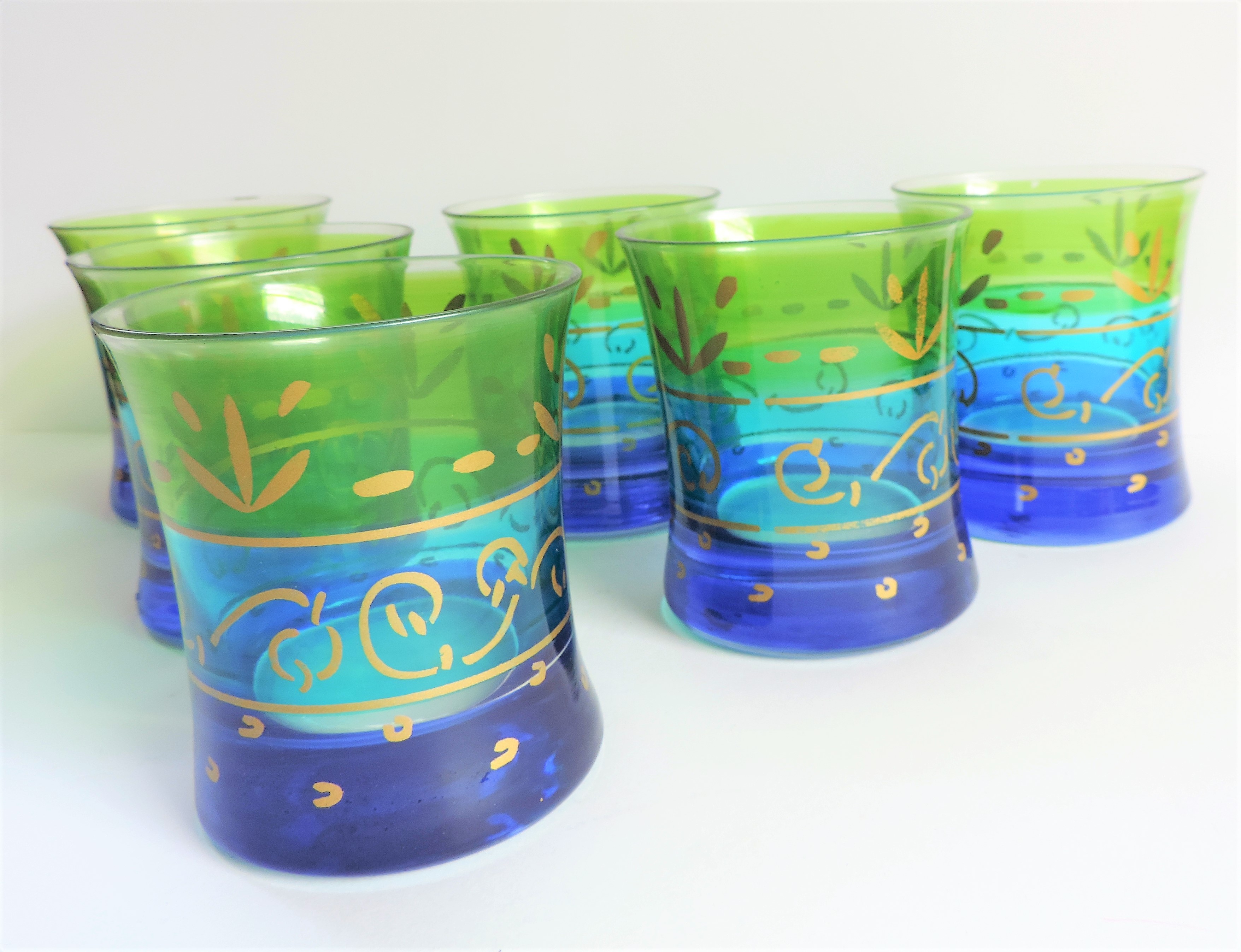 Set 6 Artisan Hand Made Glasses/Tumblers. A fabulous matching set of 6 hand made and painted - Bild 3 aus 6