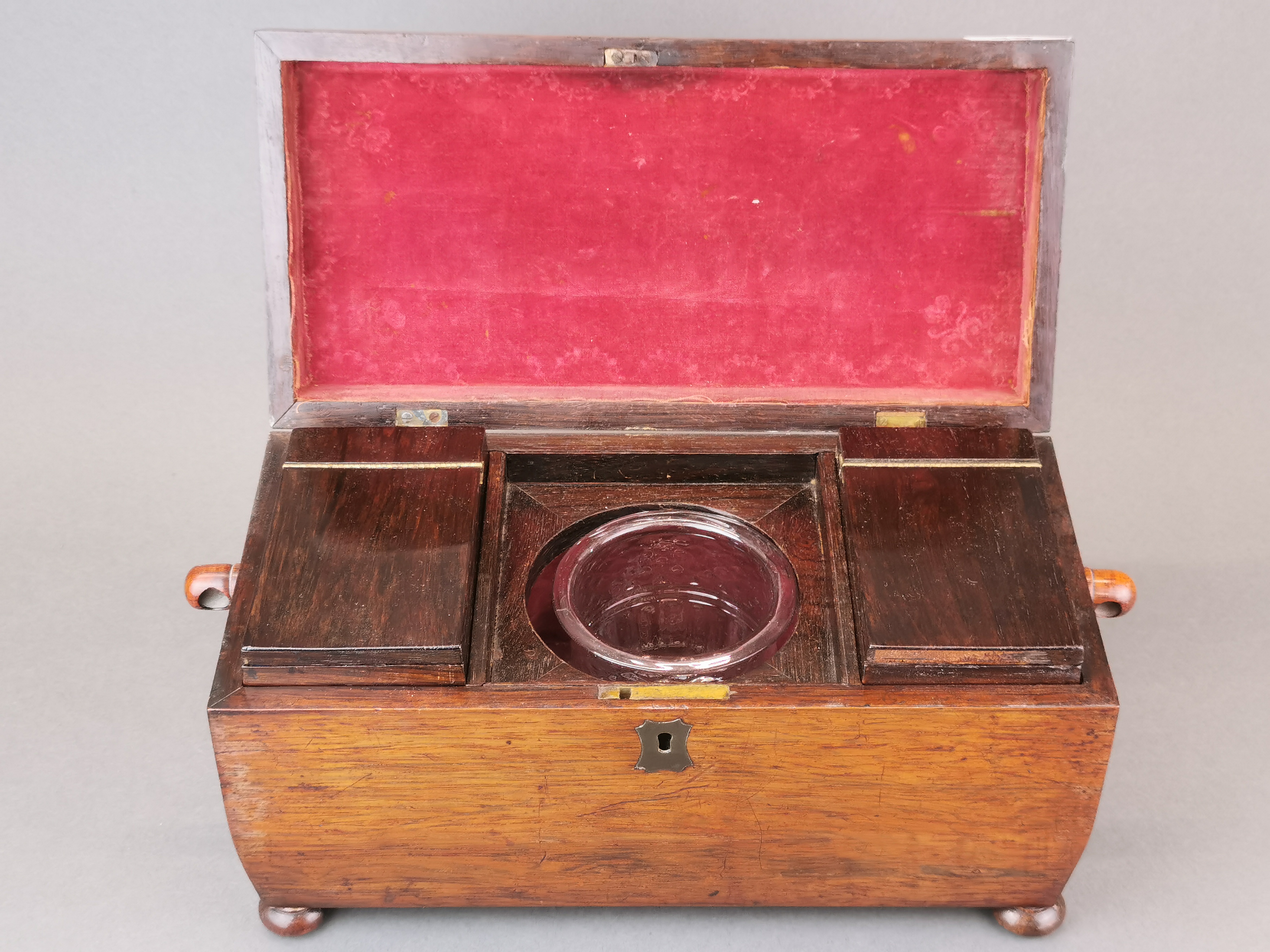 An early 19th century rosewood veneered tea box, W. 33cm. H. 18cm. - Image 3 of 5