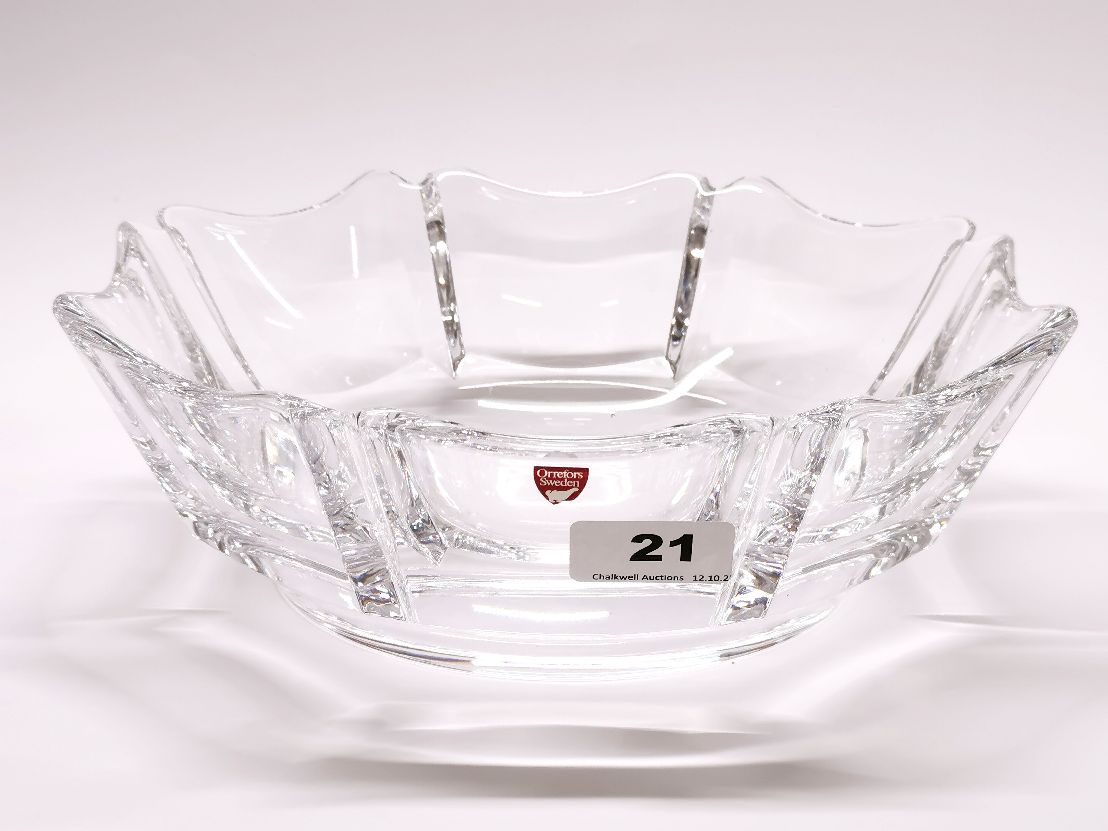 An impressive heavy crystal Orrefors signed bowl by Lars Hellsten c. 1970's, W. 26.5cm. - Image 4 of 6