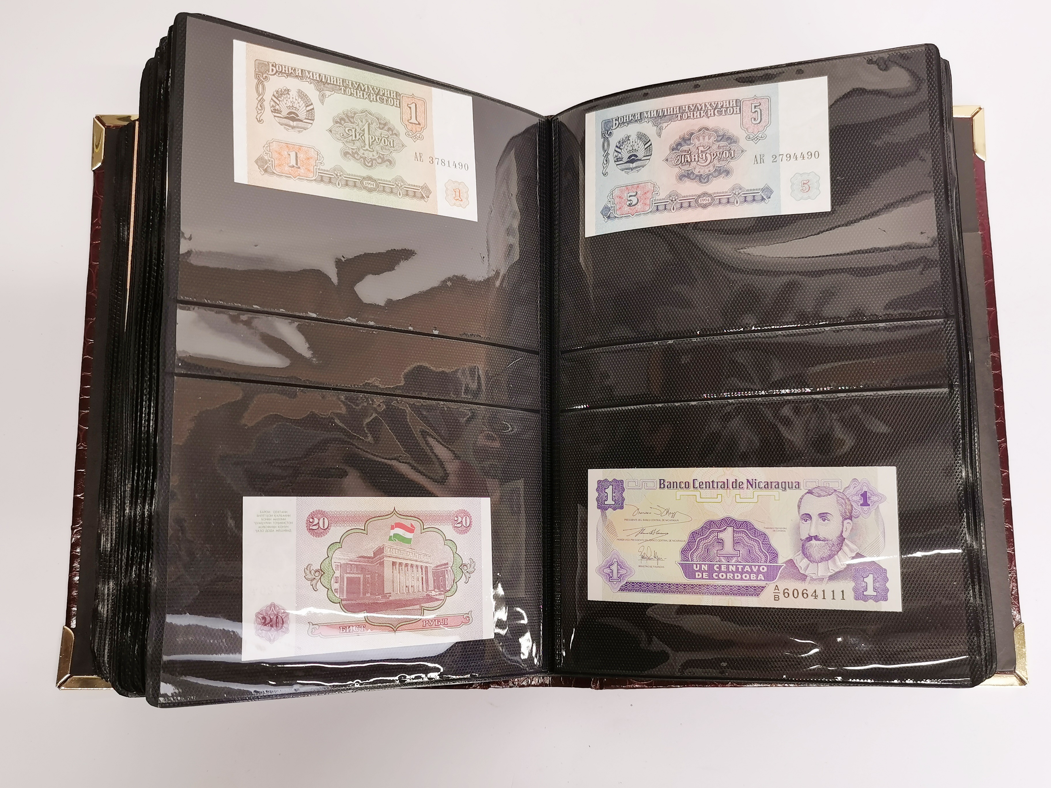 An album of mixed bank notes. - Image 4 of 5