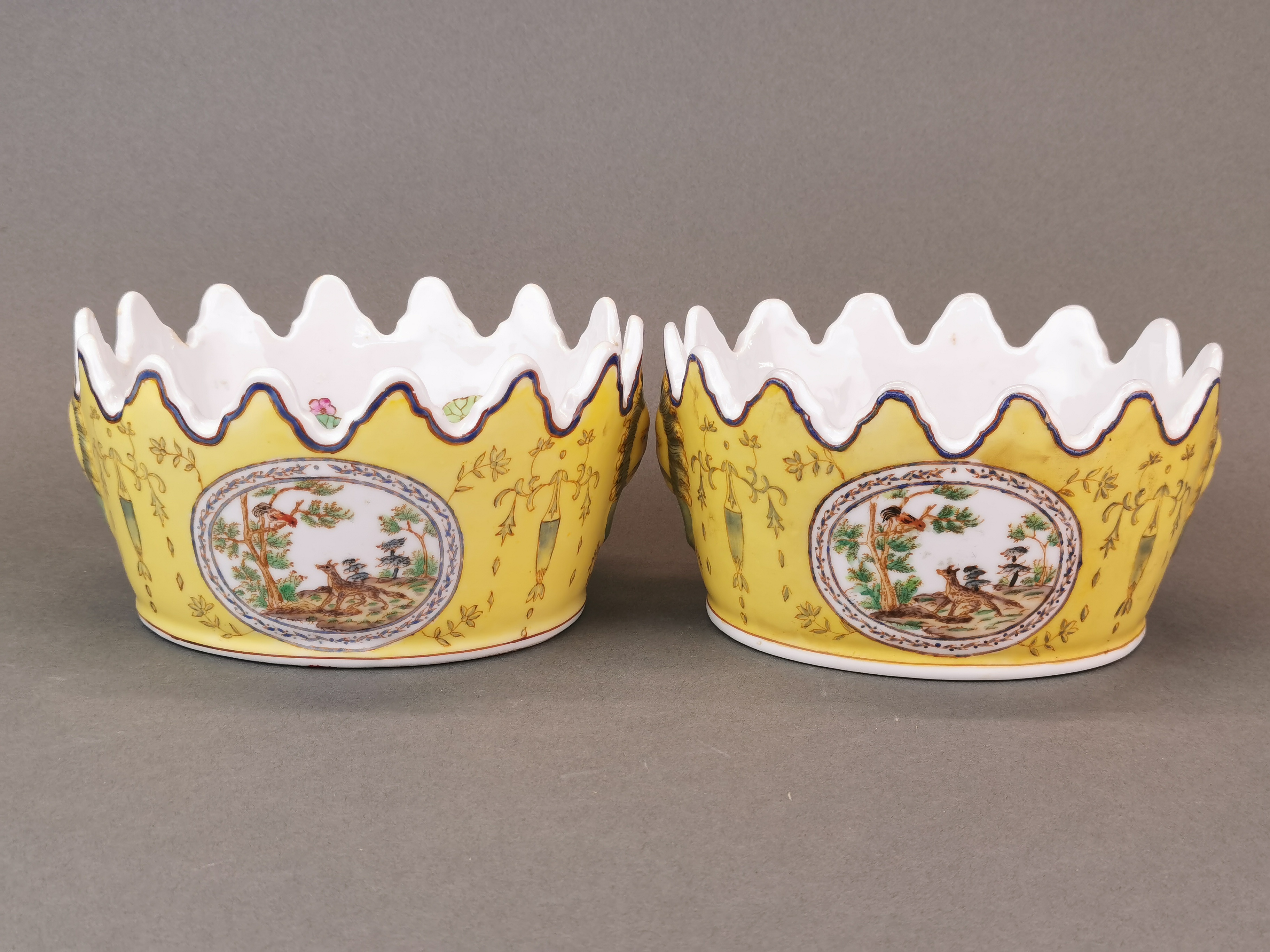 A pair of Chinese hand painted export porcelain wine glass coolers, W. 18cm. H. 9cm.
