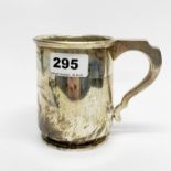 A 1940's hallmarked silver tankard, H. 11.5cm.