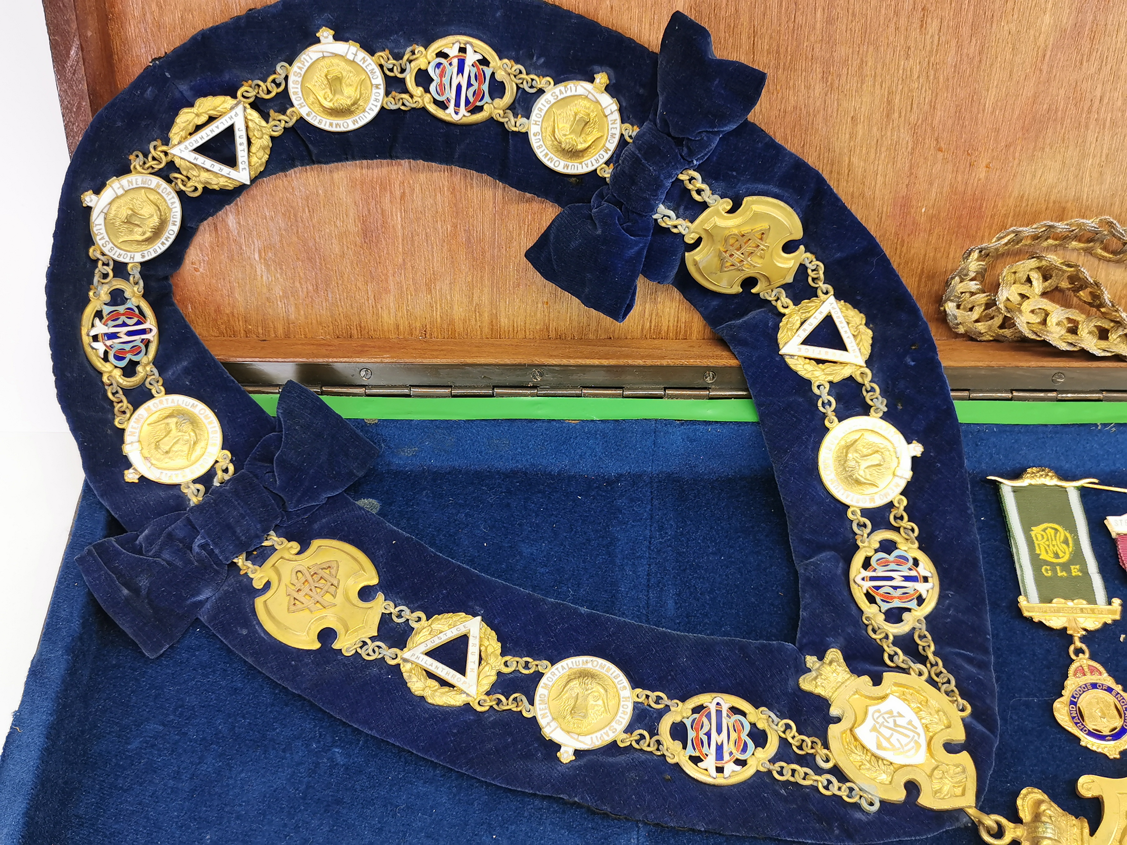 An elaborate R.A.O.B gilt metal and velvet sash with a further gilt white metal rope and double - Image 3 of 5