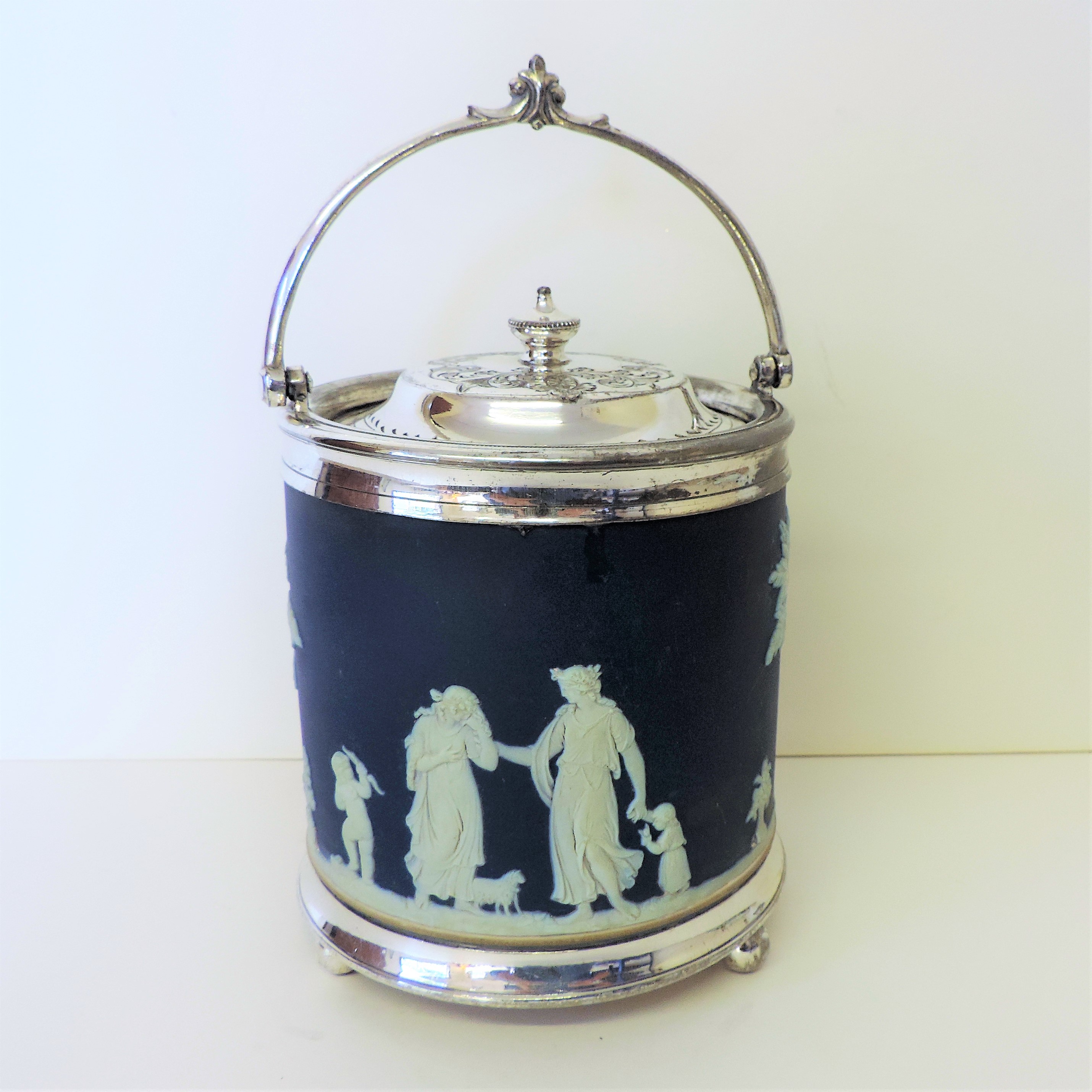 Antique Wedgwood Silver Plate Jasper Ware Ice Bucket c. 1890's. A dark blue Wedgwood footed ice - Image 9 of 11