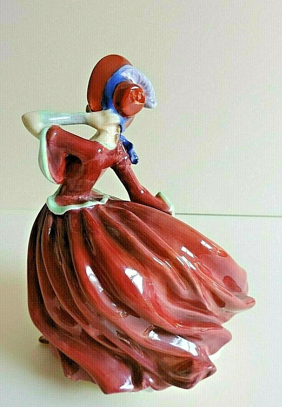 Vintage Royal Doulton Autumn Breezes Figurine Old Back Stamp.Royal Doulton Figurine HN 1934 Autumn - Image 3 of 4