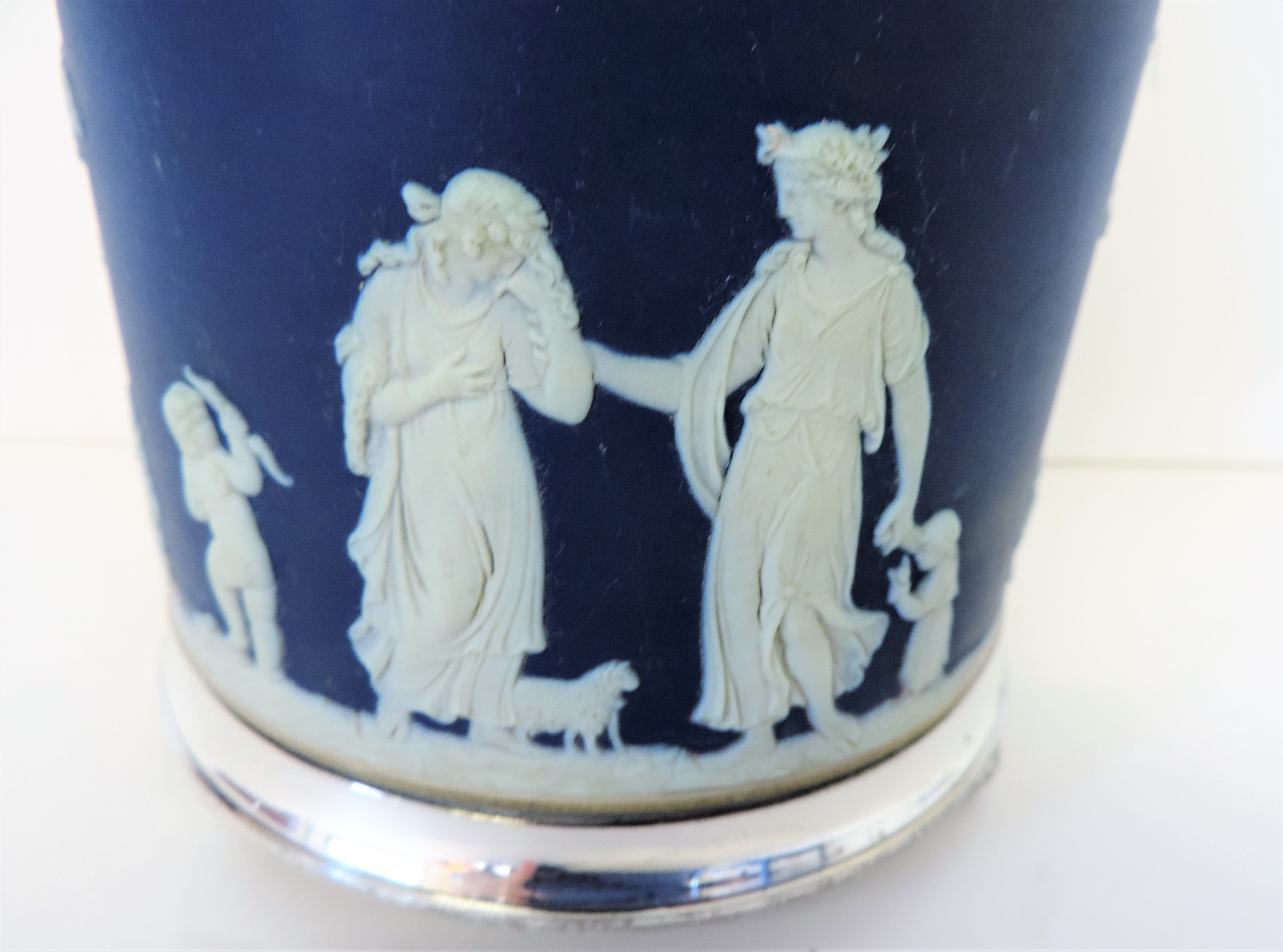 Antique Wedgwood Silver Plate Jasper Ware Ice Bucket c. 1890's. A dark blue Wedgwood footed ice - Image 5 of 11