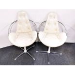 A pair of very stylish 1970's Italian swivel chairs, H. 82cm.