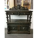 A carved oak Victorian sideboard, 146 x 123 x 55cm.