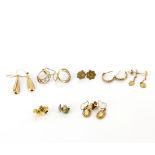A quantity of 9ct yellow gold stud earrings.