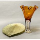 An impressive Murano glass vase, H. 35cm together with a glass leaf dish.