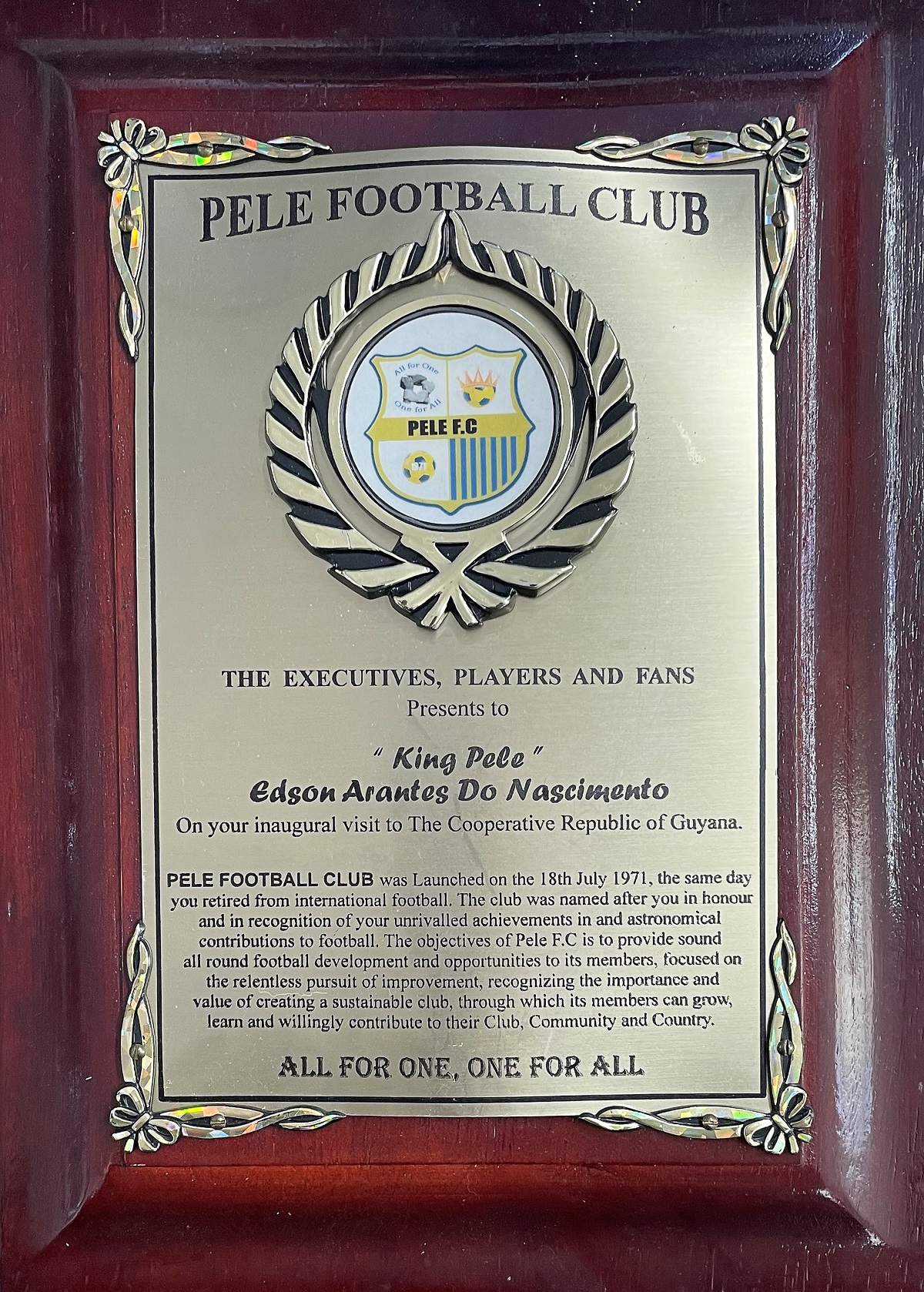 Pelé December 12, 2009, Pele Football Club Of Guyana Plaque. Pele Football Club Was Launched On 18th
