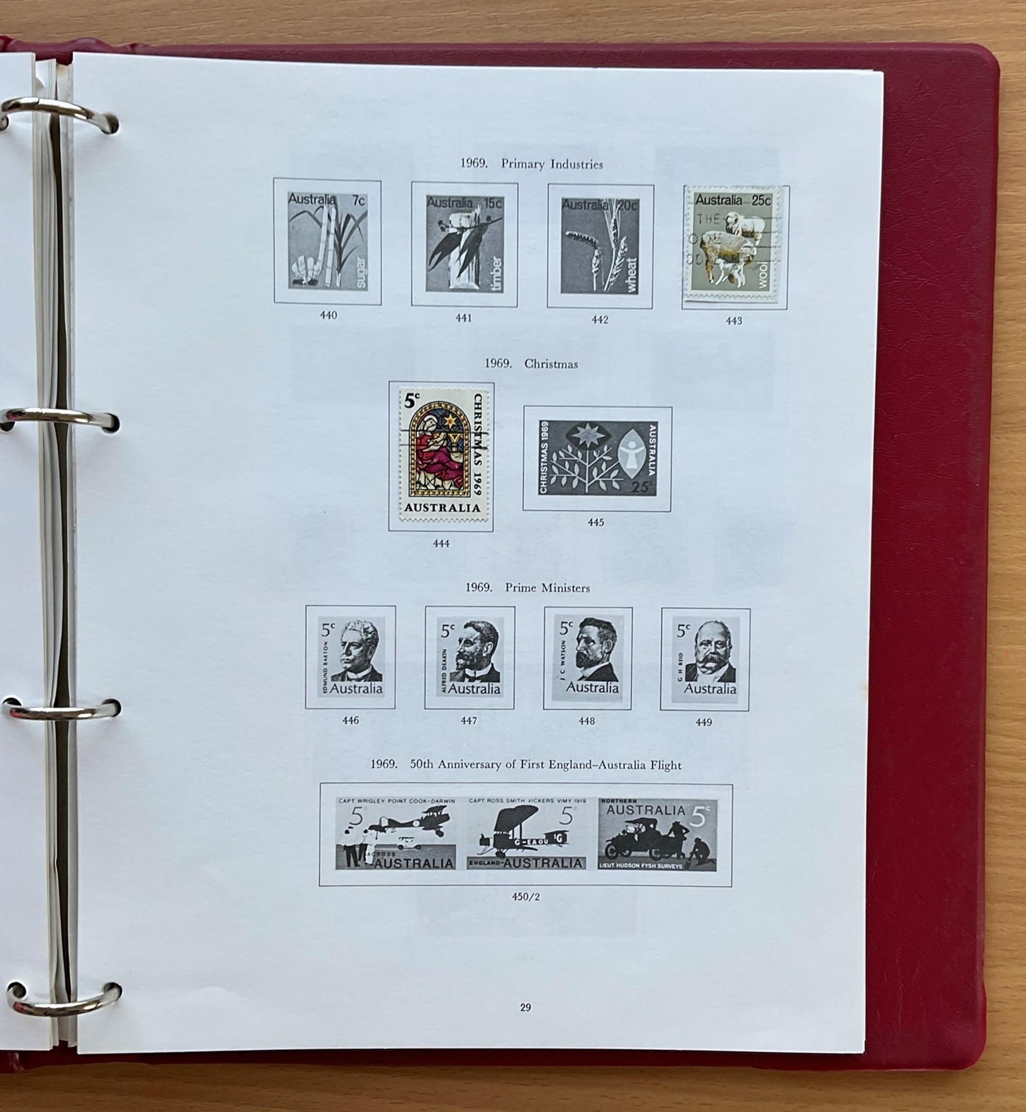 Stanley Gibbons Commonwealth of Australia Album with over 150 Stamps, has pictures and information - Image 3 of 3