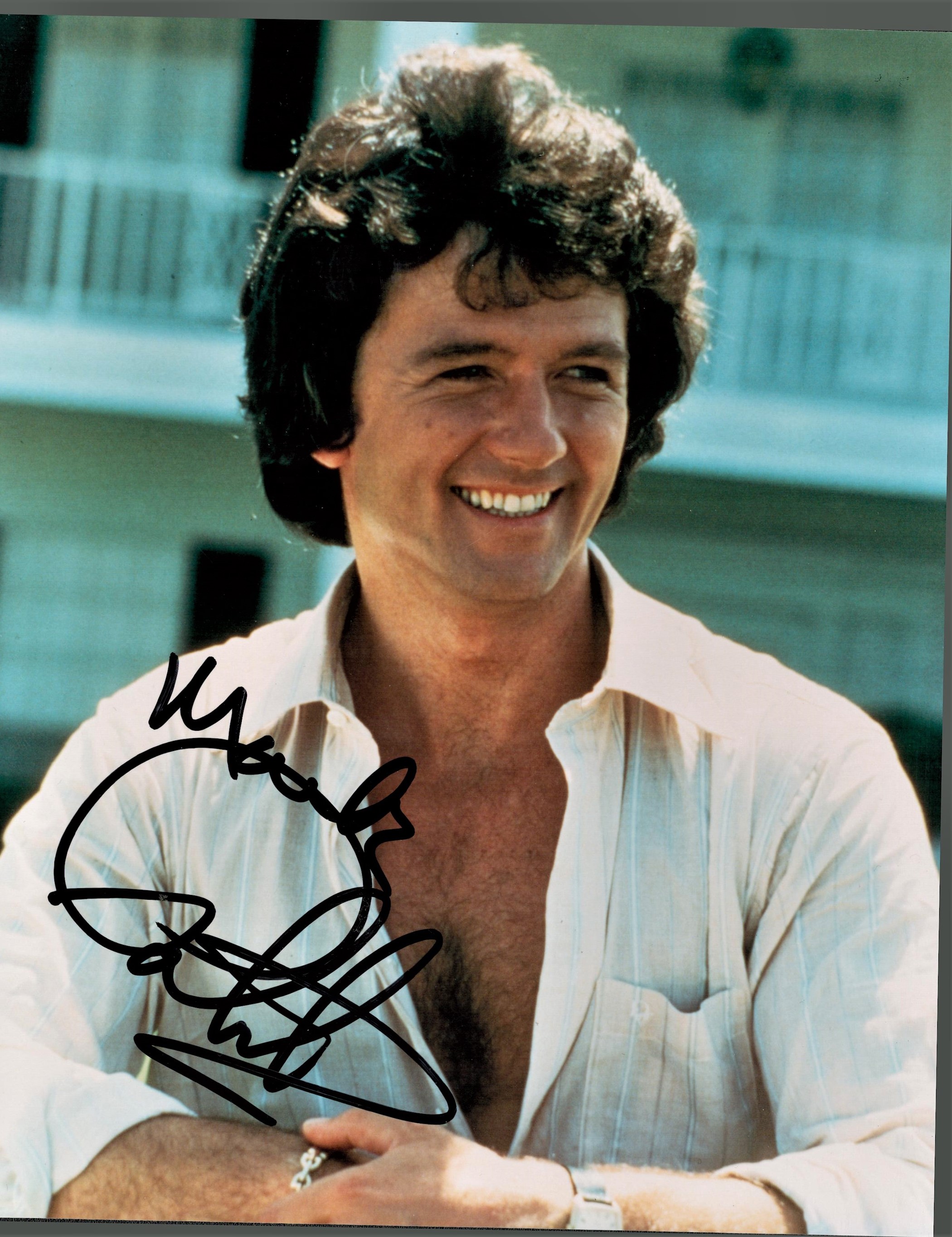 Patrick Duffy signed 10x8 colour photograph. Duffy (born March 17, 1949) is an American actor widely