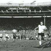 Geoff Hurst signed 10 x 8 inch b/w football photo 1966 World Cup. AK1621. Good condition. All