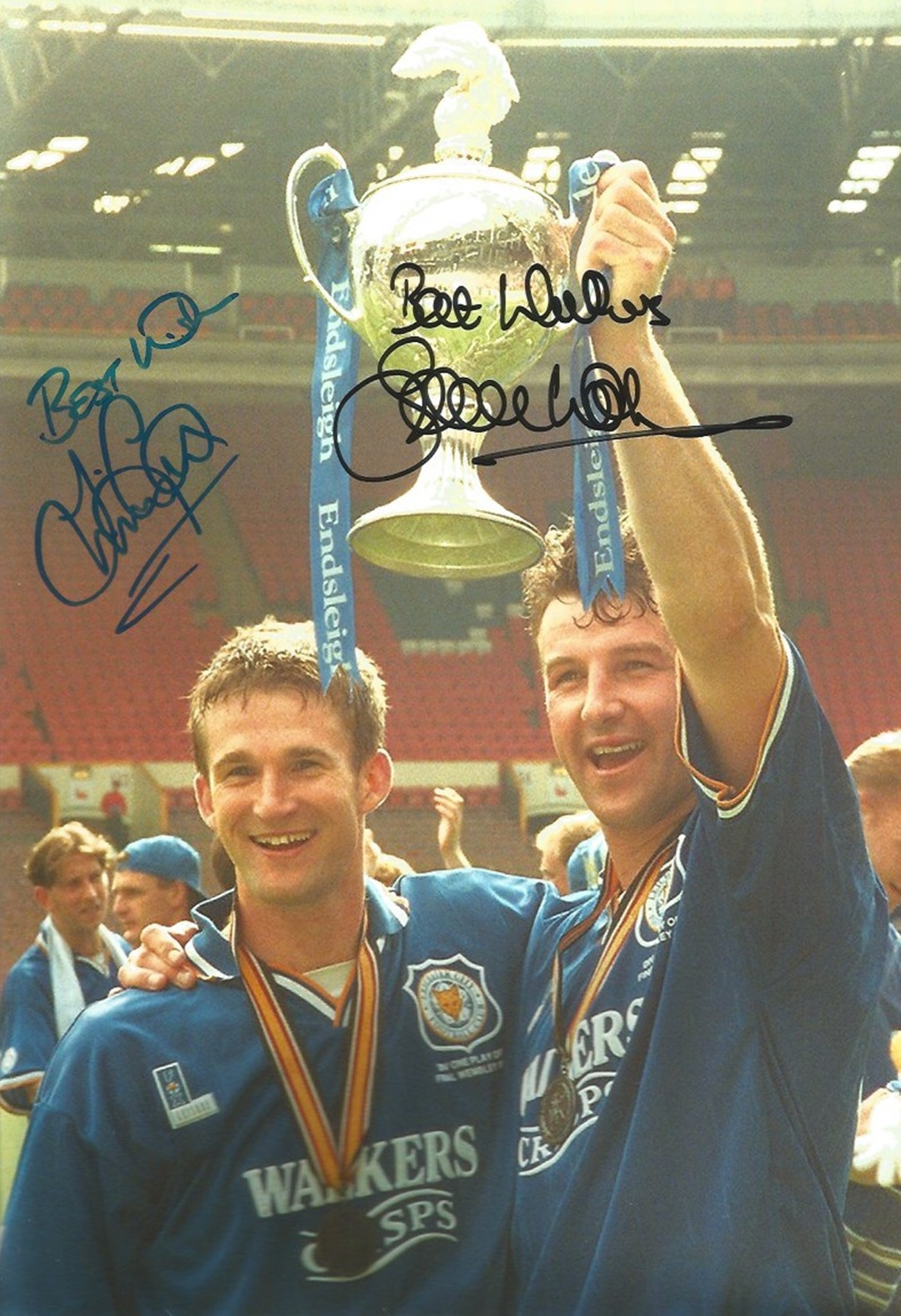 Steve Walsh and Simon Grayson Leicester City Signed 12 x 8 inch football photo. Good condition.