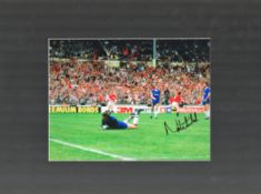 Football Norman Whiteside signed 16x12 mounted 1985 FA Cup Final colour photo. Norman Whiteside (