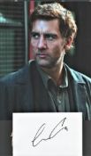 Clive Owen Signature Piece Includes 10x8 Colour Photograph And A 6x4 White Signed Card. Owen First