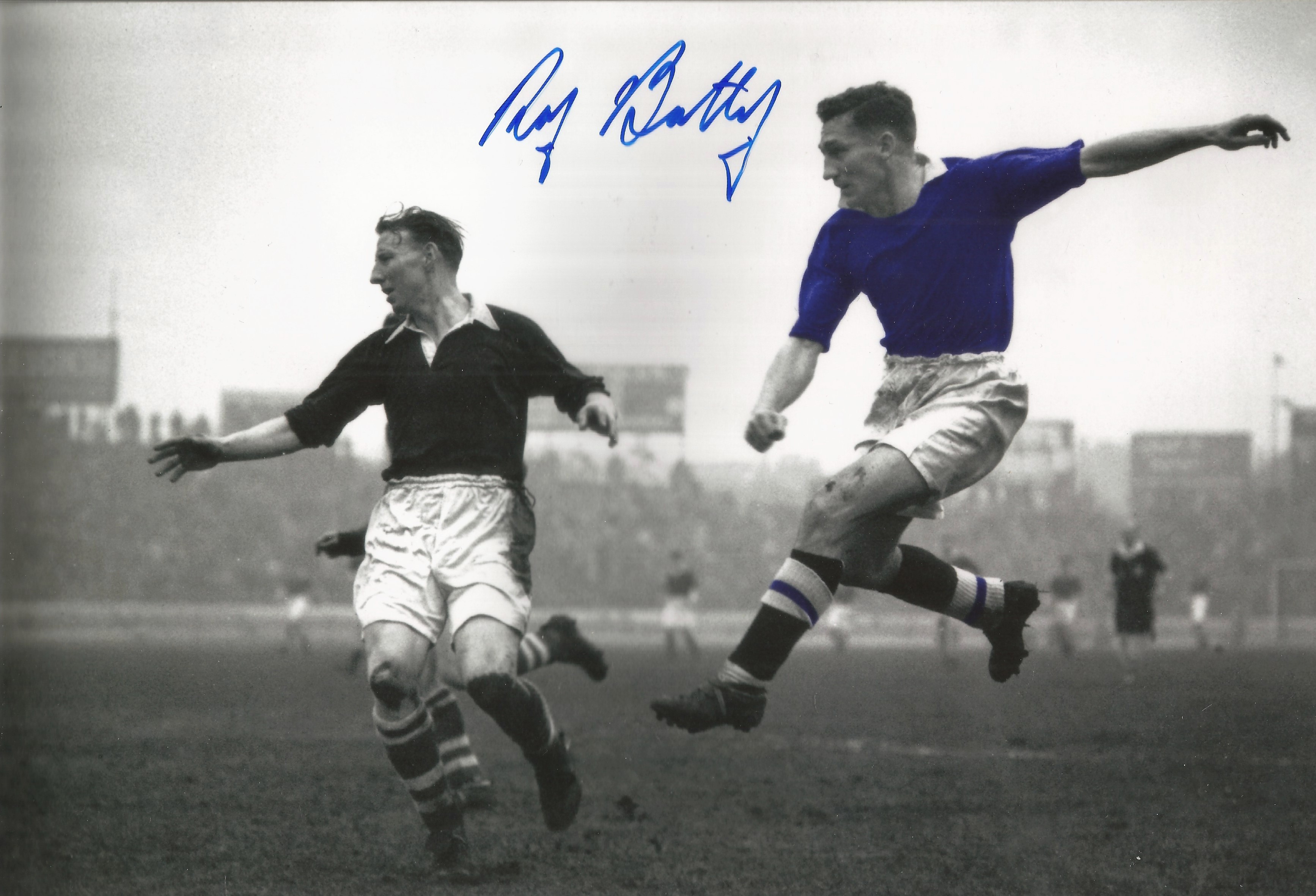 Chelsea Legend Roy Bentley Hand signed 10x8 Colourised Photo showing Bentley Attacking during a